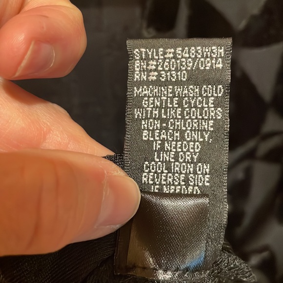 I.N. Studio Petite Medium , velvety polyester design on fabric. - Picture 9 of 9